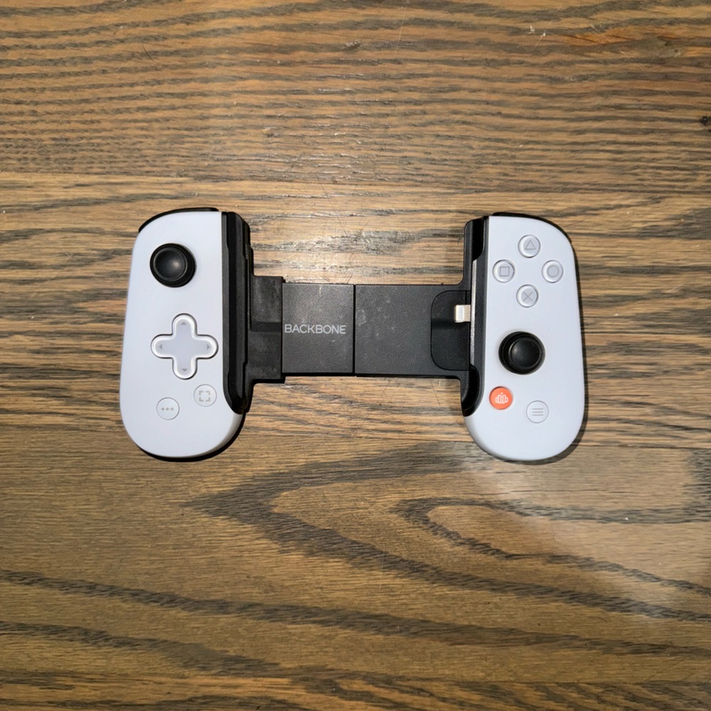 BACKBONE Mobile Gaming Controller for iPhone (Lightning)